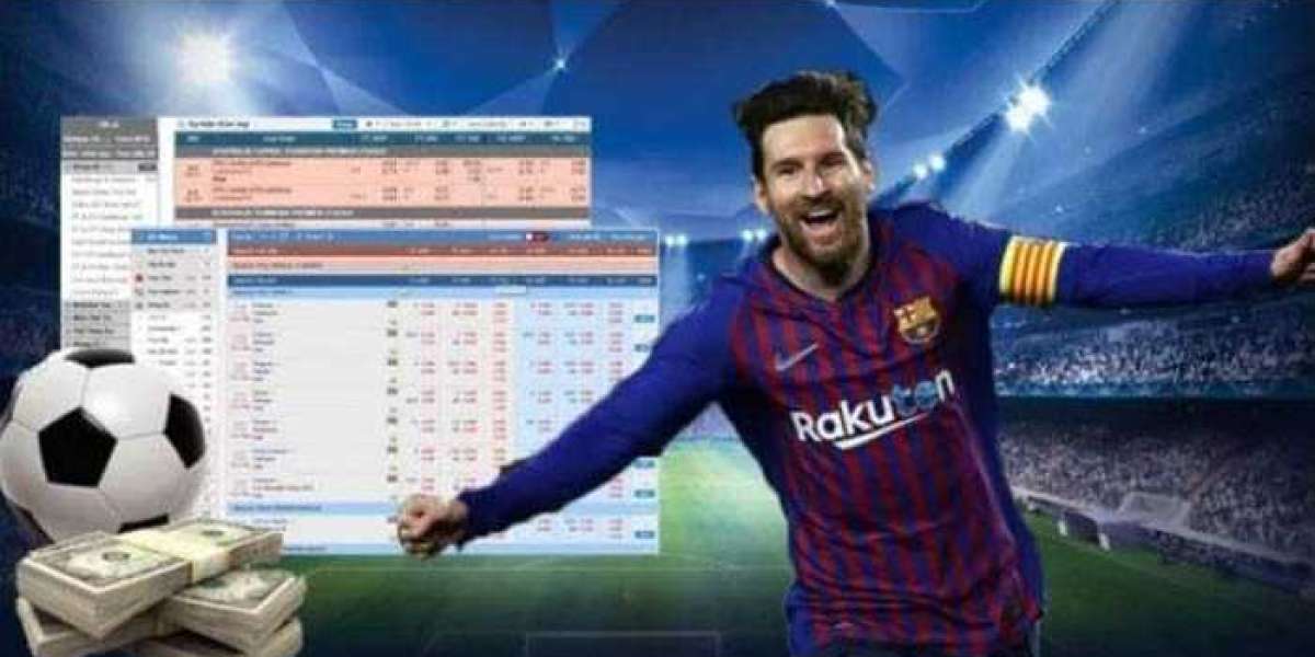 Information with Over/Under Betting in Football